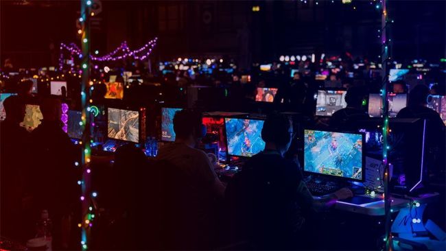 Reportagem: Funcionários do organizador do Insomnia Gaming Festival são demitidos