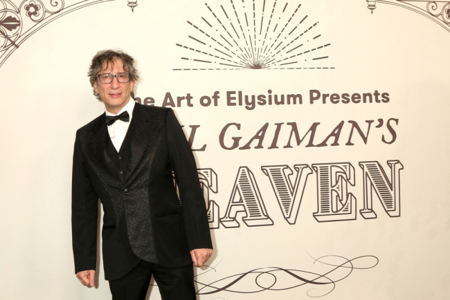 Juízes dos EUA rejeitam processos por agressão sexual contra Neil Gaiman