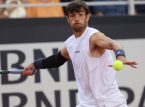 Lorenzo Musetti se retira de Wimbledon ap&oacute;s les&atilde;o sofrida no Aberto da It&aacute;lia