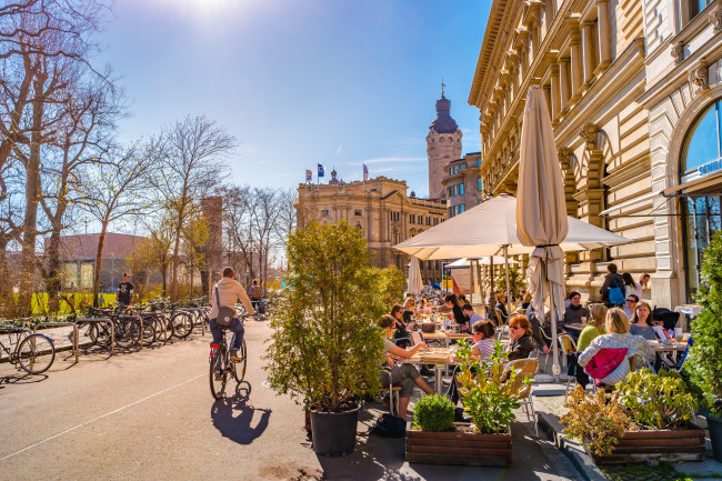 Dois mortos, mais de uma dúzia de feridos em uma "onda horrível" em Leipzig, Alemanha