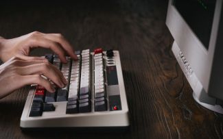 8Bitdo Teclado Mecânico Retrô
