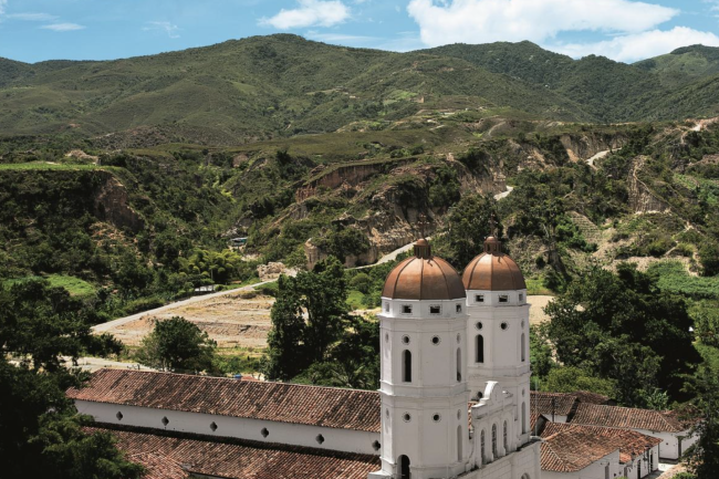 Acidente de avião na Colômbia mata 15 pessoas, incluindo candidato político