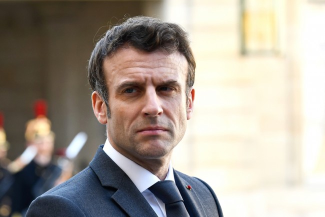 Macron em busca de seu sexto primeiro-ministro em menos de dois anos