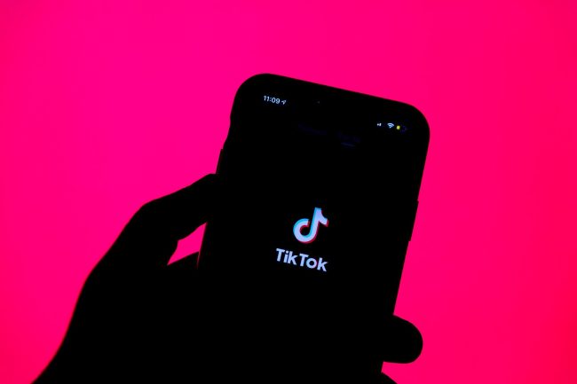 O Instagram pode pagar aos criadores do TikTok até US$ 50 mil por mês para postar no Reels