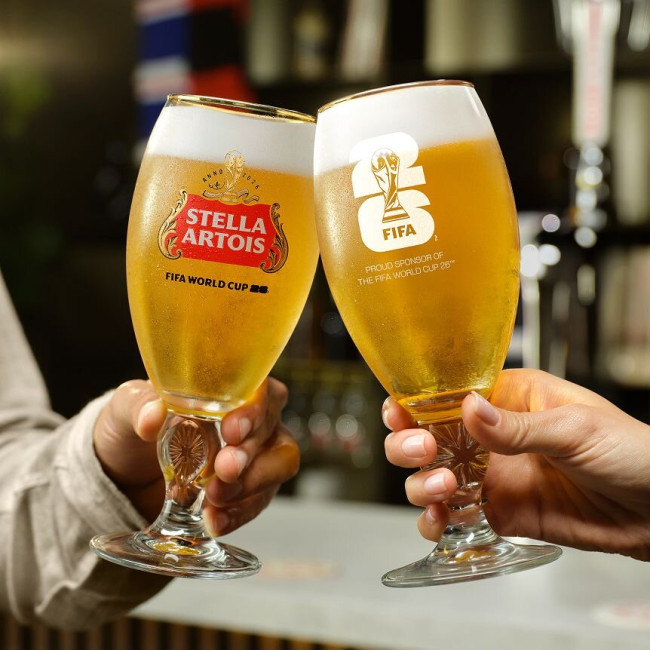 O gigante da cerveja está se preparando para a Copa do Mundo e já está mostrando sua força