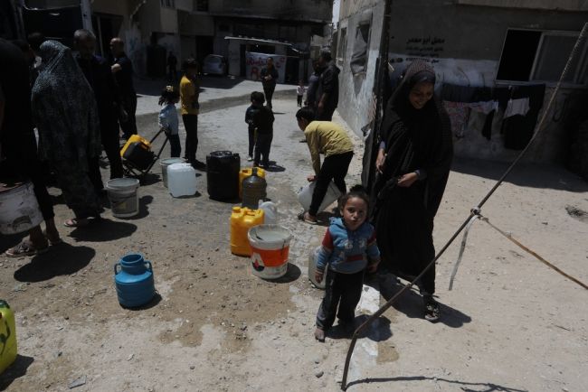 Cannes homenageia jornalista palestino morto em ataque aéreo em Gaza