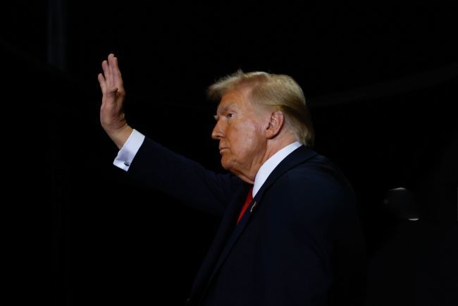 Administração Trump demite promotores do DOJ ligados a investigações anteriores