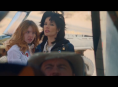 Sydney Sweeney estrela como uma garçonete em busca de um artefato nativo americano no trailer de Americana 