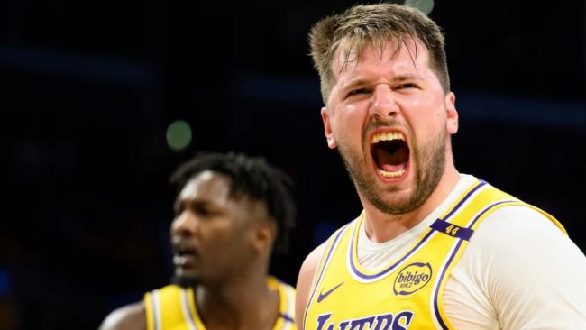 Los Angeles Lakers reage e ainda está vivo nos playoffs graças a Luka Doncic