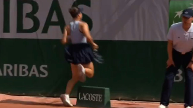 Roland Garros sob críticas por placas perigosas patrocinadas pelo Lacoste: Jogadores tropeçam e se machucam