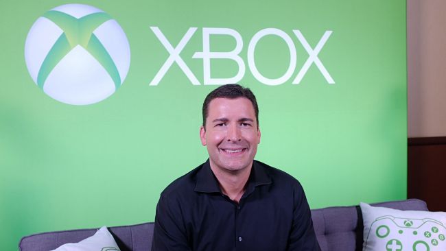 Ex-chefe da Blizzard defende Phil Spencer