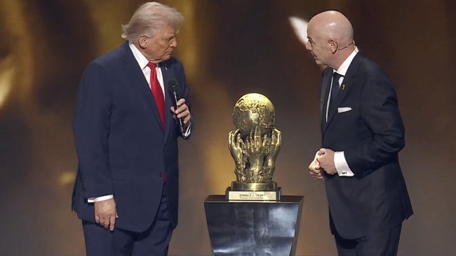 O fato de Trump vencer o Prêmio da Paz da FIFA violou as próprias regras de neutralidade da FIFA, segundo uma ONG