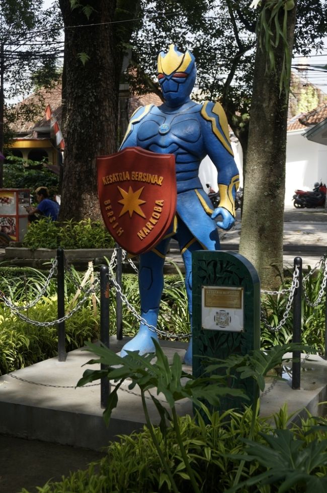 Indonésia apreende navio de drogas no valor de US$ 426 milhões ao largo de Sumatra