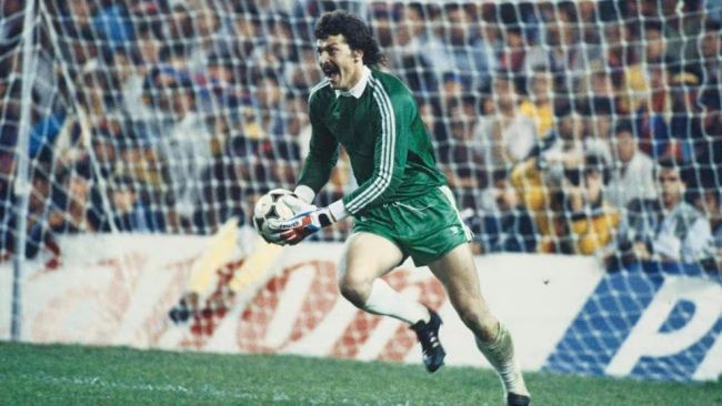 Falece Helmut Duckadam: O guarda-redes defendeu heroicamente quatro grandes penalidades na final da Taça dos Campeões Europeus de 1986