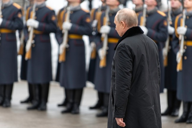 Putin adverte que forças ocidentais na Ucrânia podem ser "alvos de destruição"