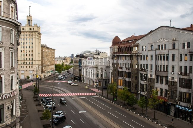 Rússia ataca Kharkiv em ataque noturno