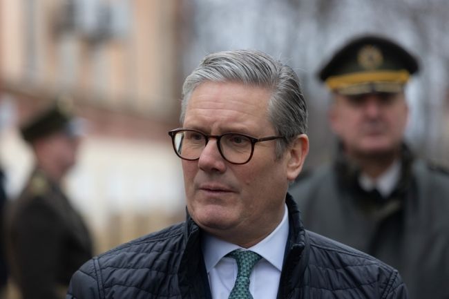 Homem ucraniano acusado de incêndio criminoso ligado à residência de Keir Starmer