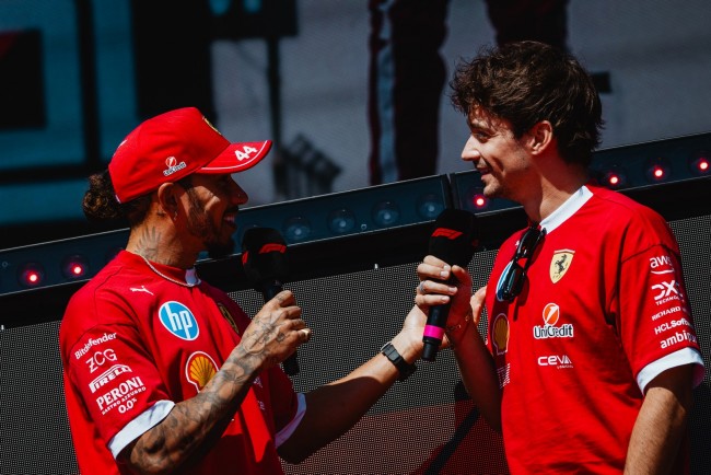 Pilotos da Ferrari, Hamilton e Leclerc, fazem primeiros comentários após comentários prejudiciais de seu chefe