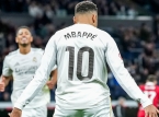 Kylian Mbapp&eacute; presta homenagem a Cristiano Ronaldo, que iguala o recorde de gols do Real Madrid