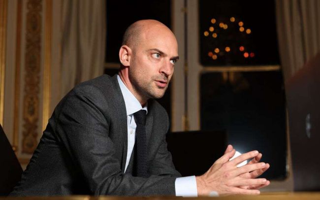 França pede que União Europeia responda às tarifas de Trump sobre aço e alumínio