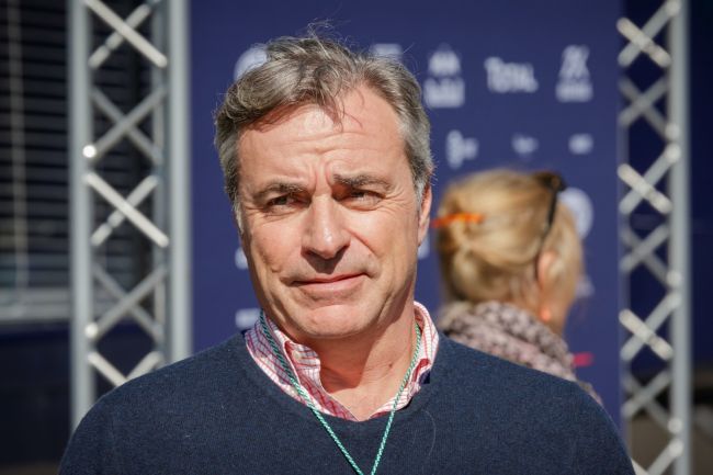 George Russell acha que seria "brilhante" se Carlos Sainz Sr. concorresse à presidência da FIA
