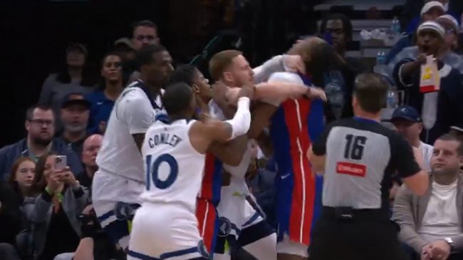Treinador envolvido em grande briga na NBA está orgulhoso de seus jogadores: "Esses são inegociáveis em nosso vestiário"
