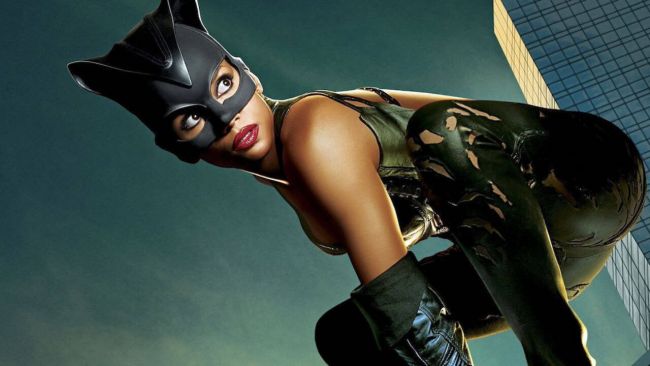 Halle Berry está feliz em reprisar o papel de Mulher-Gato
