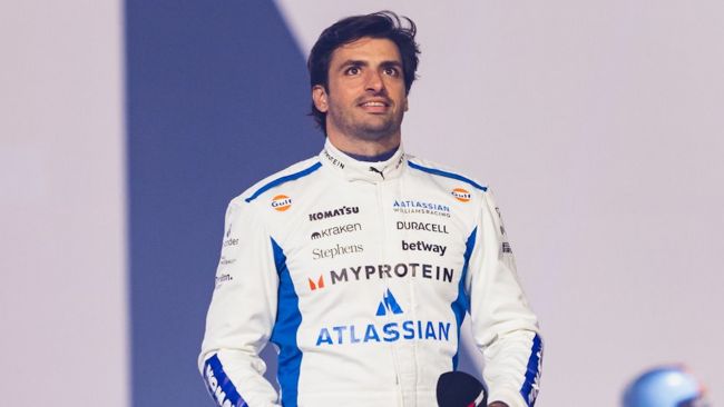 Carlos Sainz minimiza sua crítica às emissoras de Fórmula 1: "Fora de proporção"