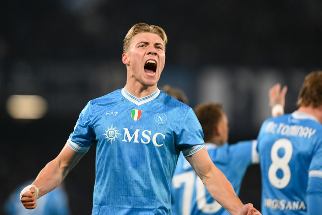 Rasmus Højlund não retornará ao Manchester United, recuperando metade do que pagaram pelo atacante dinamarquês