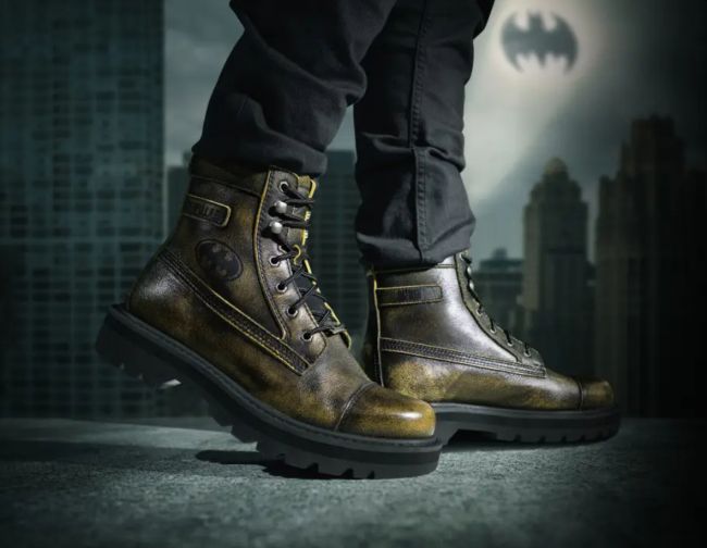 Cat e DC estão lançando botas robustas do Batman