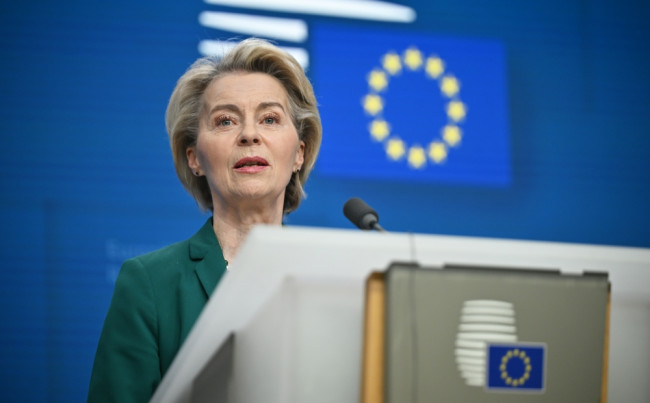 A UE promete conceder um empréstimo de €90 bilhões para a Ucrânia apesar do bloqueio húngaro