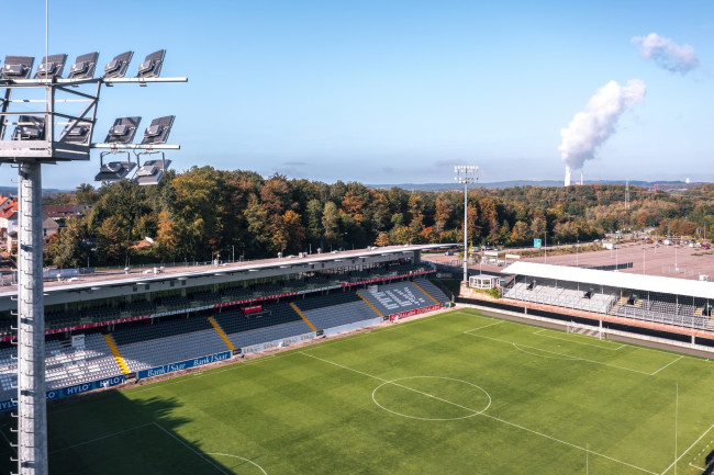 O humilde SV Elversberg, de um município alemão com 13.000 habitantes, conquista uma promoção histórica para a Bundesliga