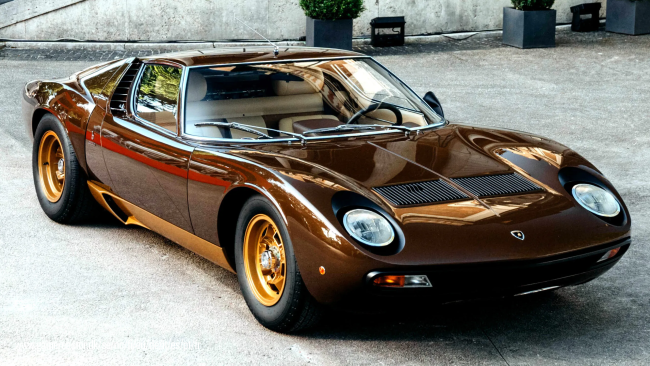 A Lamborghini passou três anos restaurando um de seus próprios carros