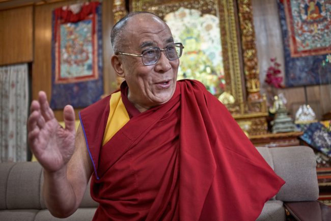 Índia desafia a China: Índia afirma a única autoridade do Dalai Lama sobre o sucessor