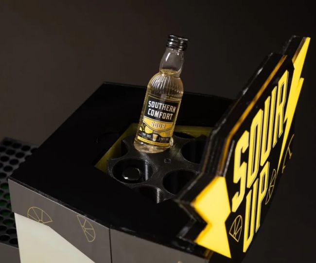 Transforme seu Xbox em um dispensador Southern Comfort PEZ
