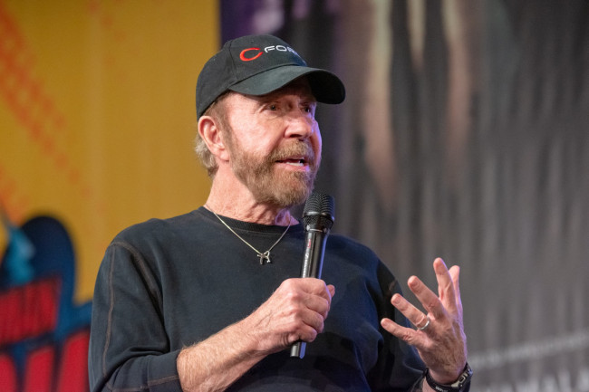 O lendário ator de artes marciais Chuck Norris morre aos 86 anos