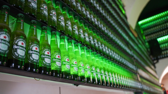 Heineken cortará 6.000 empregos após queda na demanda por cerveja