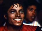 Michael Jackson retorna ao Top 10 das paradas musicais com enorme onda de Halloween Thriller