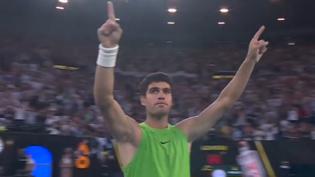 "Uma das partidas mais exigentes que já joguei": Carlos Alcaraz vence o épico confronto de 5h30 contra Zverev