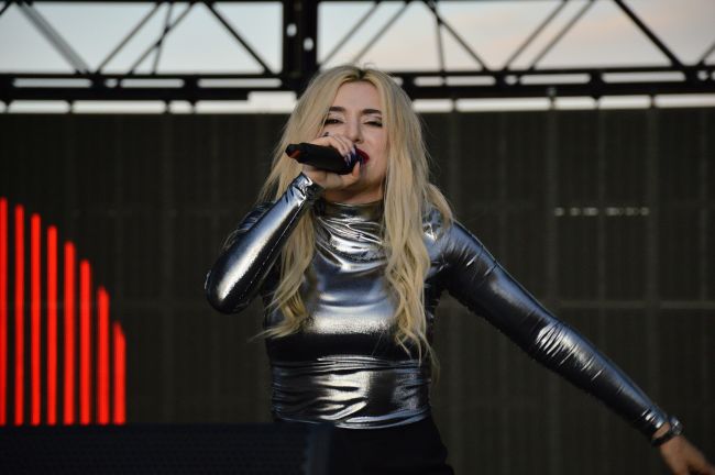 Estrela pop cancela turnê global duas semanas depois de anunciá-la pela primeira vez