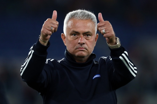 Relatório: Real Madrid e Mourinho concordaram com contrato de dois anos, mas não serão anunciados esta semana