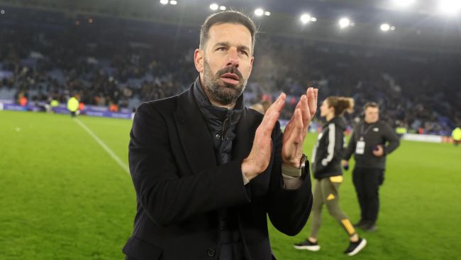 Ruud van Nistelrooy começa com o pé direito no Leicester, enquanto Julen Lopetegui está à beira do penhasco