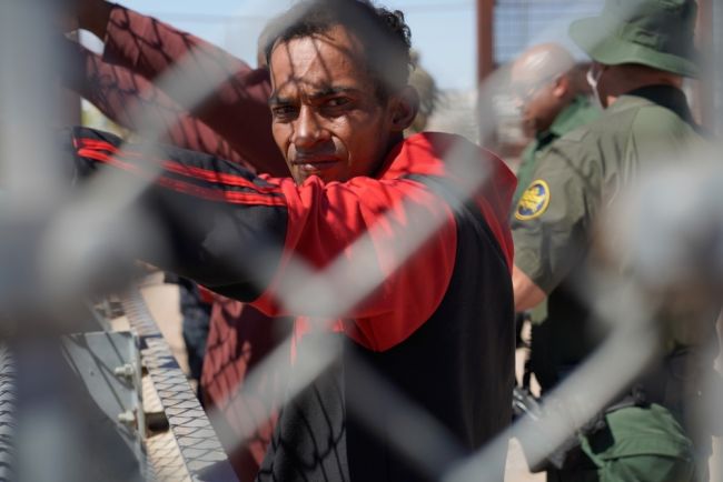 Suprema Corte abre caminho para a agenda de imigração de Trump