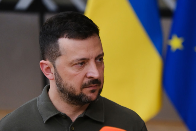 Zelensky convocará eleições em maio, informa o FT