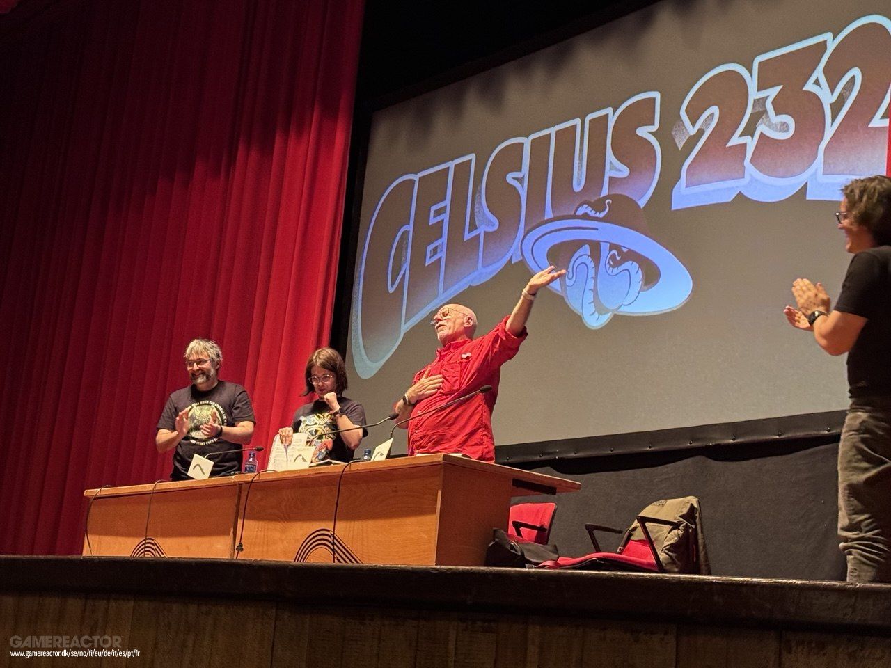 Chris Claremont: "O único truque para fazer uma série ser um sucesso é emocionar os leitores"