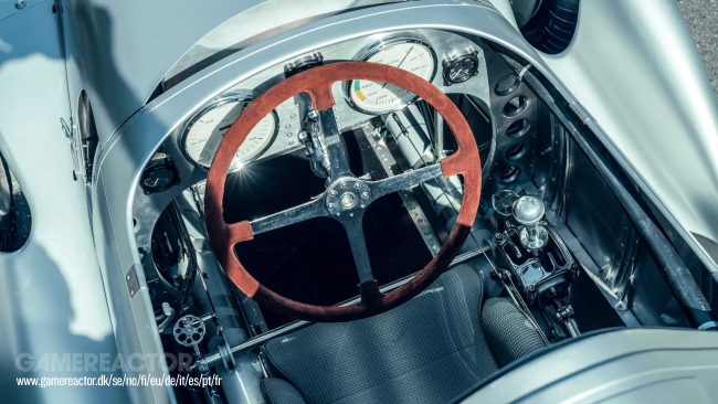 A Audi construiu um novo supercarro V16