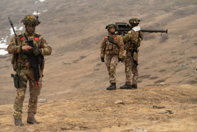 A Itália pesa a adição de 100.000 tropas em grande expansão das forças armadas