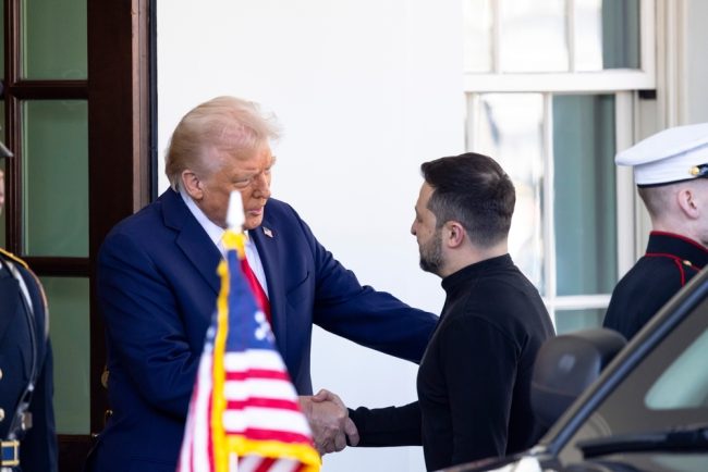 Trump sinaliza apoio dos EUA à segurança da Ucrânia em estrutura de paz