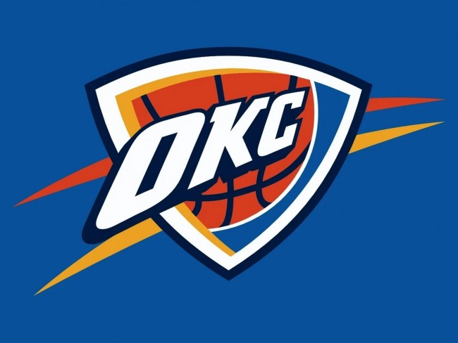 Oklahoma City Thunder varreu o Phoenix Suns e foi o primeiro a se classificar para as semifinais