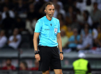 O CEO do Bayern de Munique critica a falta de experi&ecirc;ncia do &aacute;rbitro na partida entre Bayern e PSG